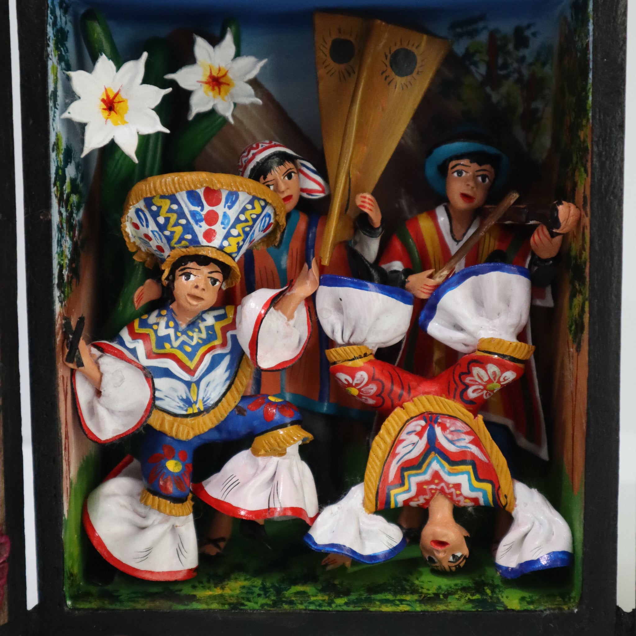 Vtg Peru Retablo Diorama Peruvian Folk Art Wood Folding Tube